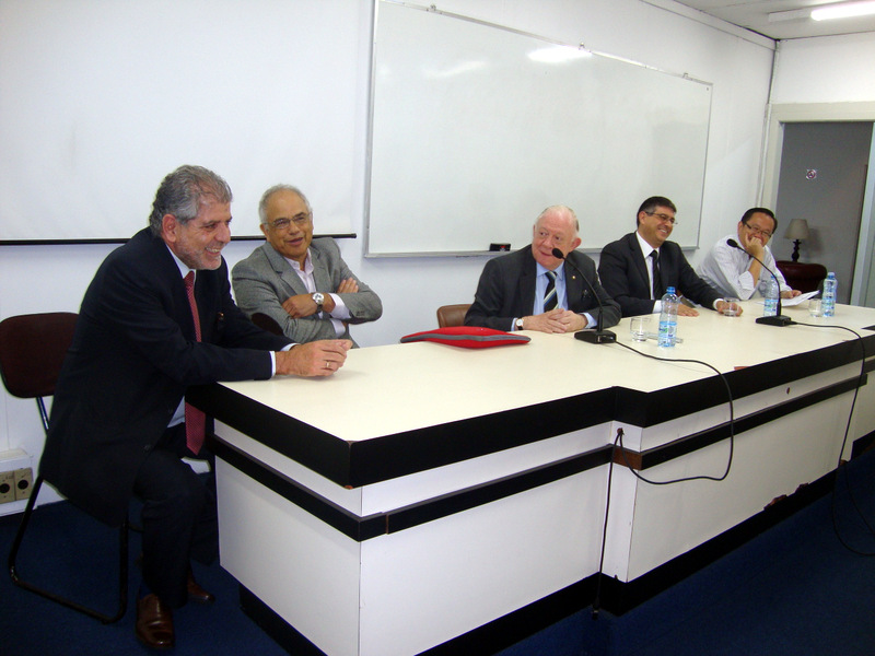 Foi um sucesso a palestra: “A nova iluminação à LED do campo da USP”.